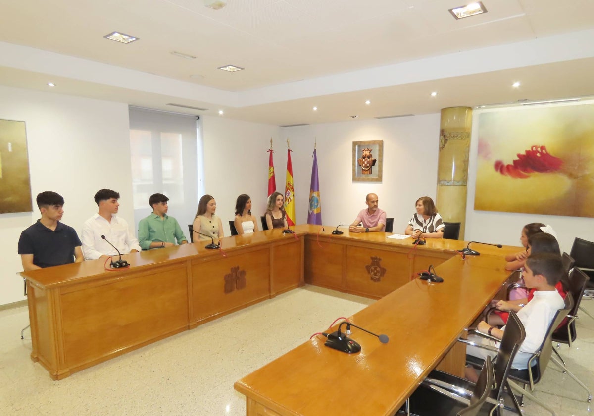 Imagen principal - Peñaranda presume de futuro en su trono de Ferias y Fiestas