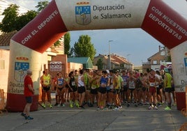 Instantes previos a la salida en Carbajosa.