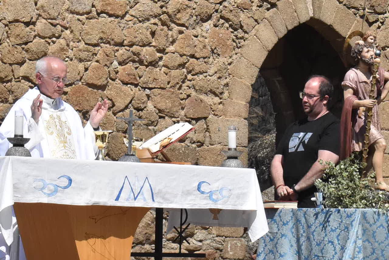 El barrio de La Antigua en Béjar honra a San Cristóbal para despedir sus fiestas de verano