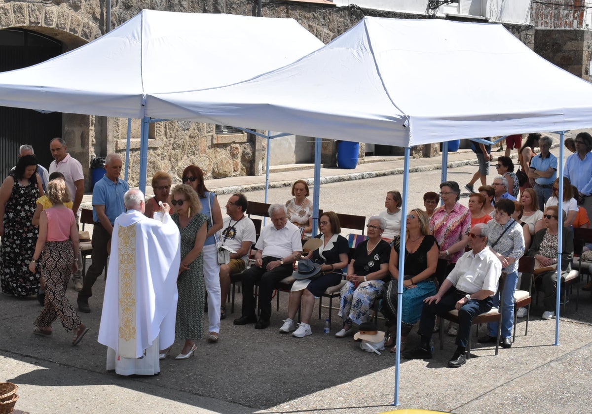 El barrio de La Antigua en Béjar honra a San Cristóbal para despedir sus fiestas de verano