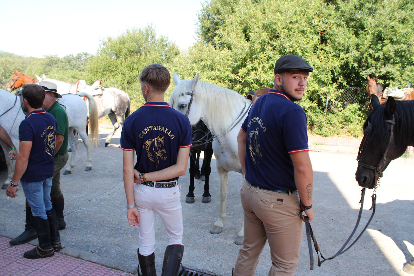 Cantagallo congrega a los amantes de los caballos en su primera ruta ecuestre