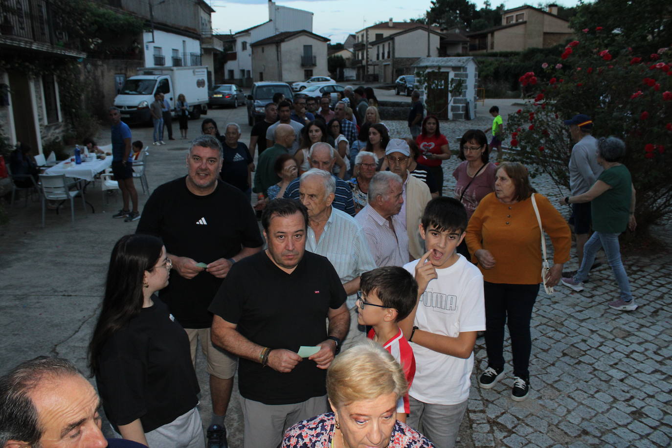 Endrinal despide sus fiestas con el día del Cristo y la paella