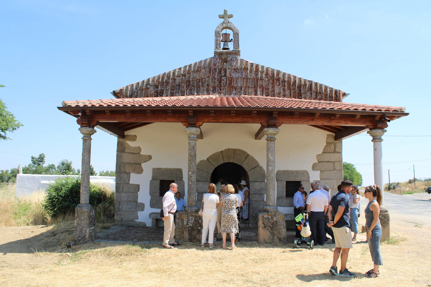 Endrinal despide sus fiestas con el día del Cristo y la paella