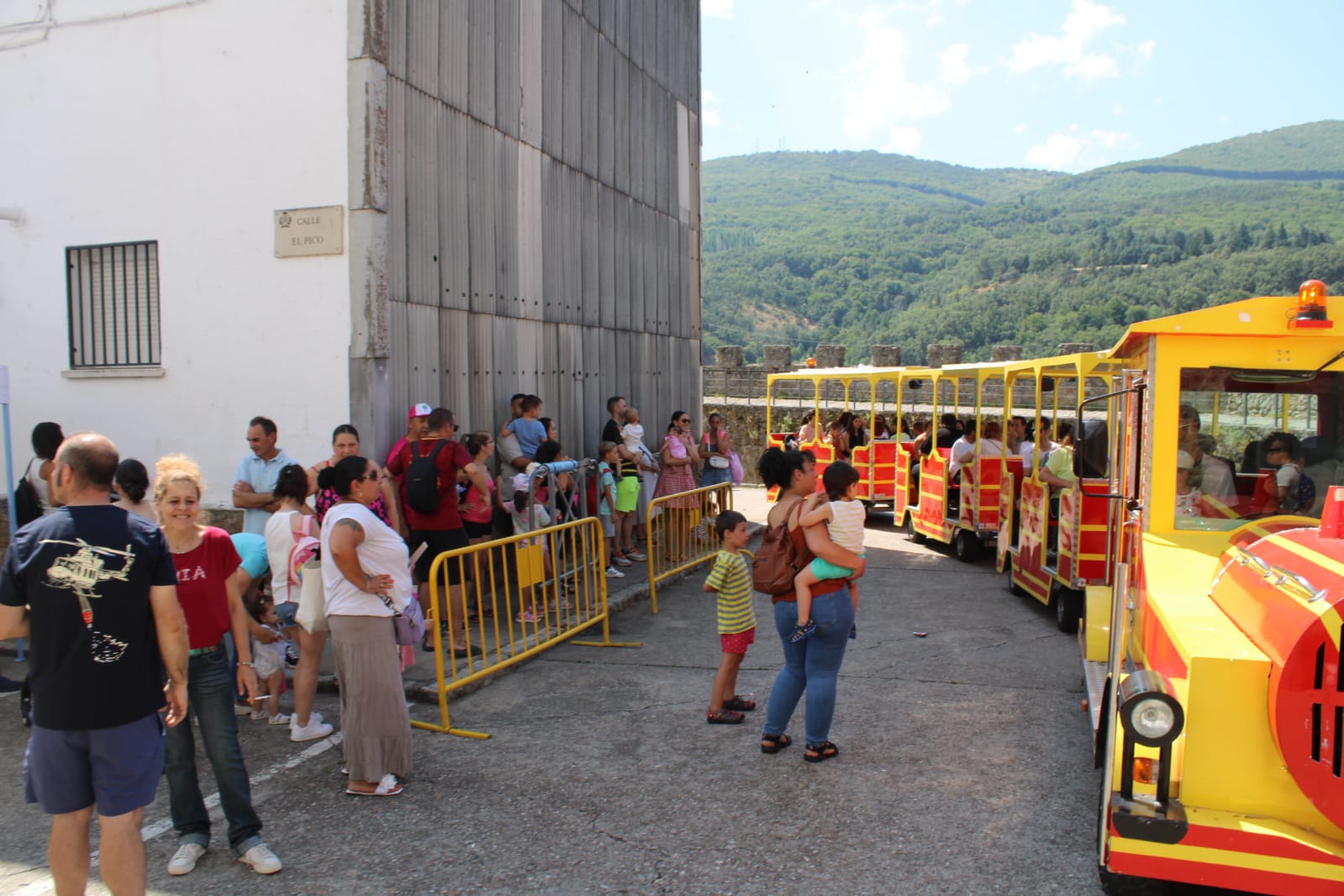 El barrio de La Antigua en Béjar honra a San Cristóbal para despedir sus fiestas de verano