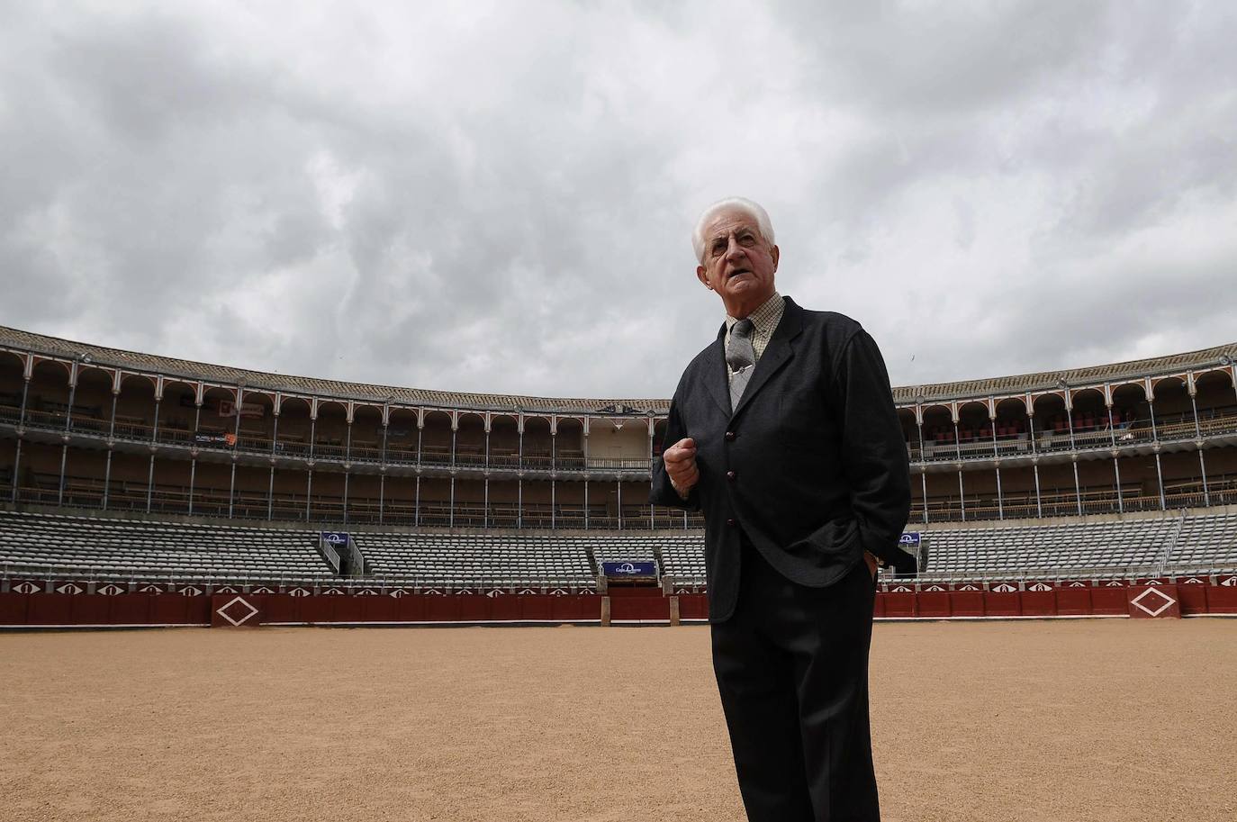 En mayo de 2011 posó en La Glorieta para una entrevista de Javier Lorenzo con motivo del 50 aniversario de su alternativa..