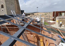 El nuevo almacén, está junto a la sede de la Policía Local y a pocos metros del Castillo.