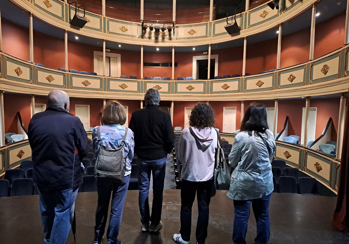 Visita turistica en el Teatro Calderón.