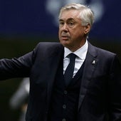 Ancelotti, dirigiendo un partido del Real Madrid.