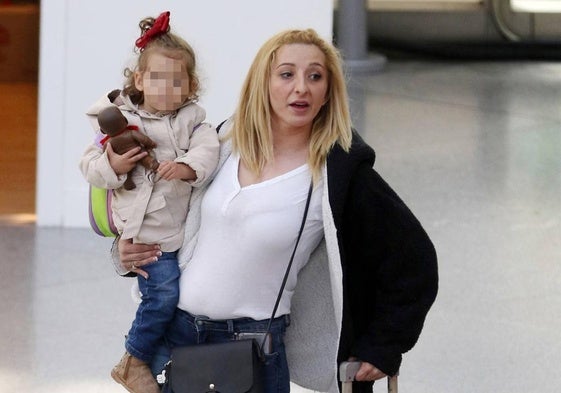 Michu, junto a su hija.