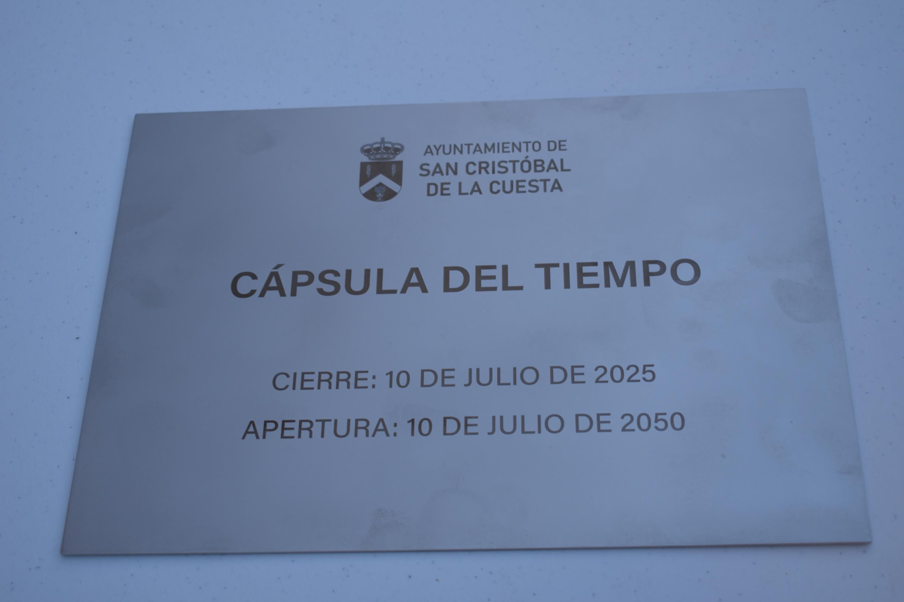 San Cristóbal de la Cuesta entierra los ‘secretos’ que se desvelarán en 2050