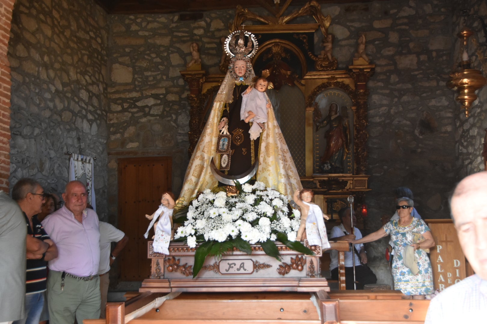 Ledesma honra a la Virgen del Carmen en su paso del río