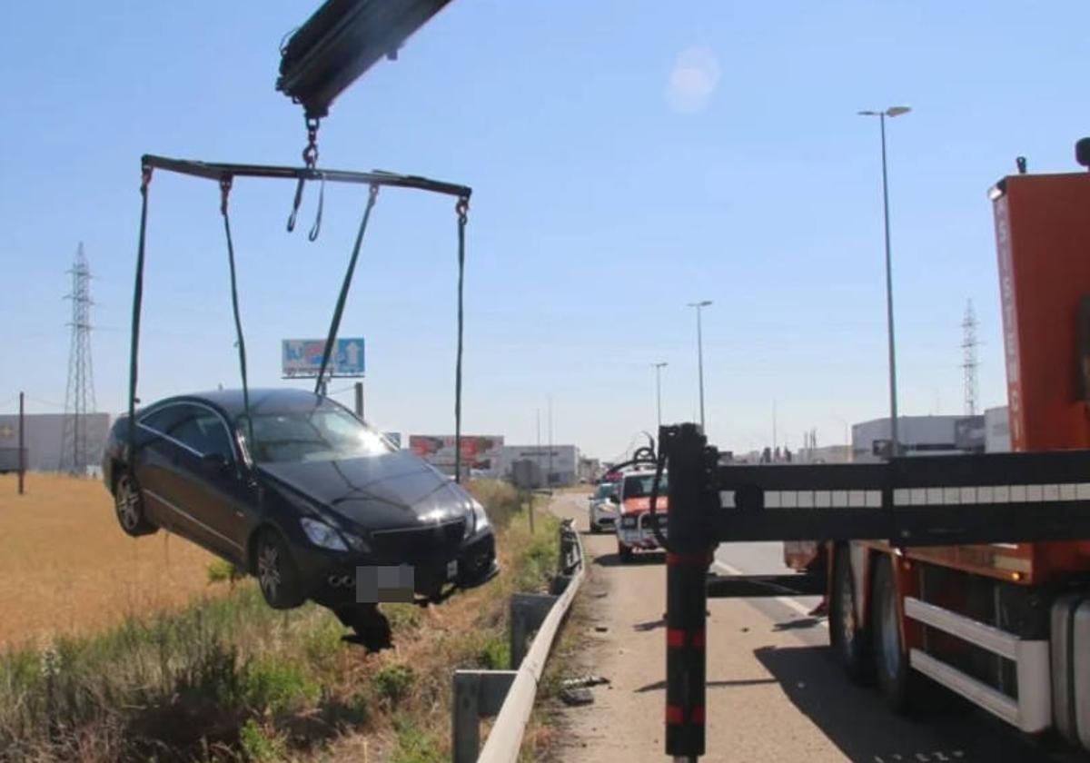 Retirada del vehículo del lugar del accidente.