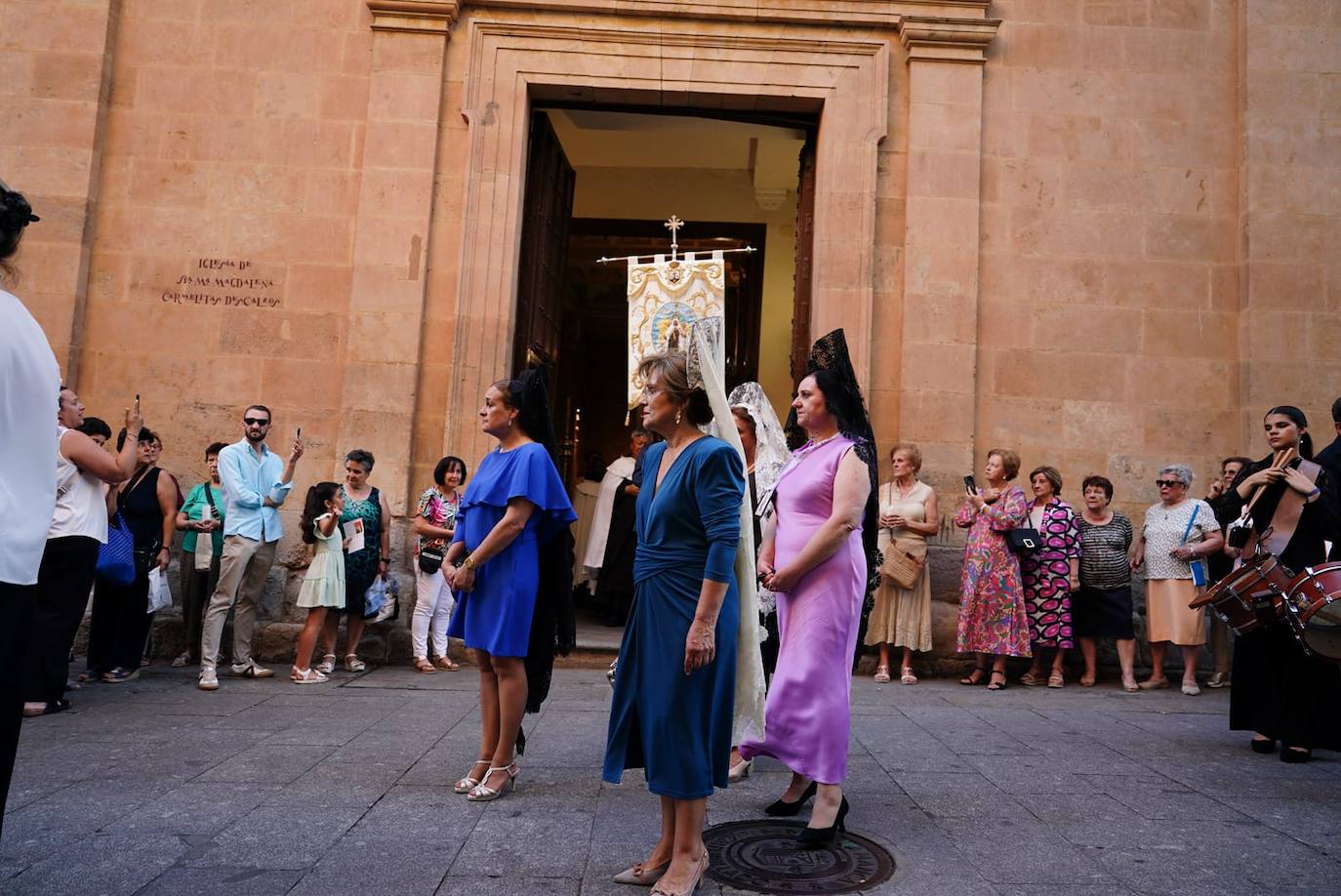 La Virgen del Carmen procesiona con un nuevo paso