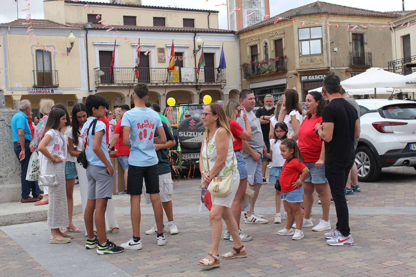 Masiva bendición de vehículos y conductores entre sonidos de claxon en La Fuente de San Esteban