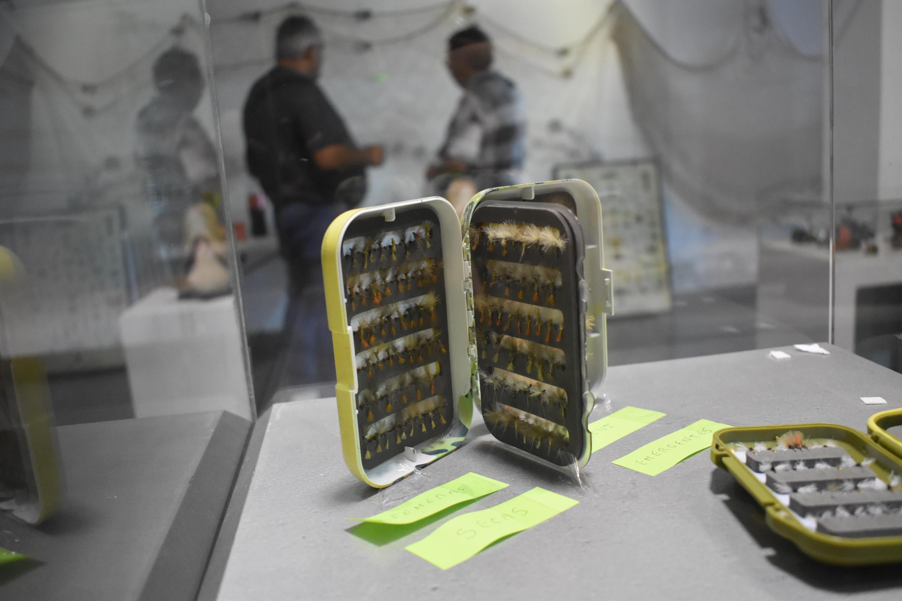 Tradición, técnica y pasión por la pesca reflejado en 250 artículos en Alba de Tormes