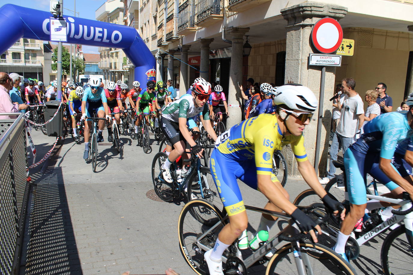 Guijuelo disfruta de la segunda etapa de su vuelta ciclista