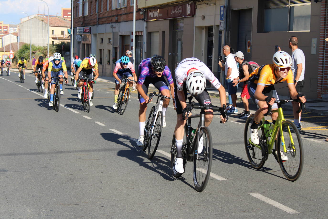 Guijuelo disfruta de la segunda etapa de su vuelta ciclista