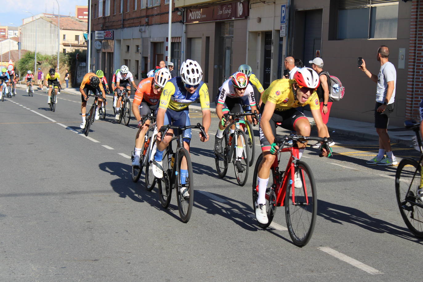 Guijuelo disfruta de la segunda etapa de su vuelta ciclista