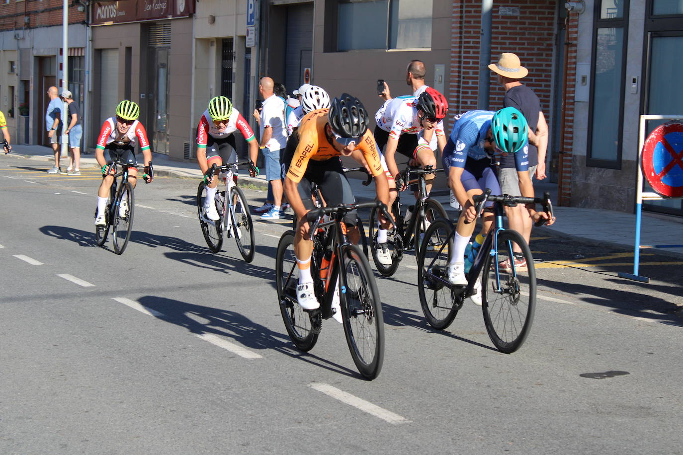 Guijuelo disfruta de la segunda etapa de su vuelta ciclista