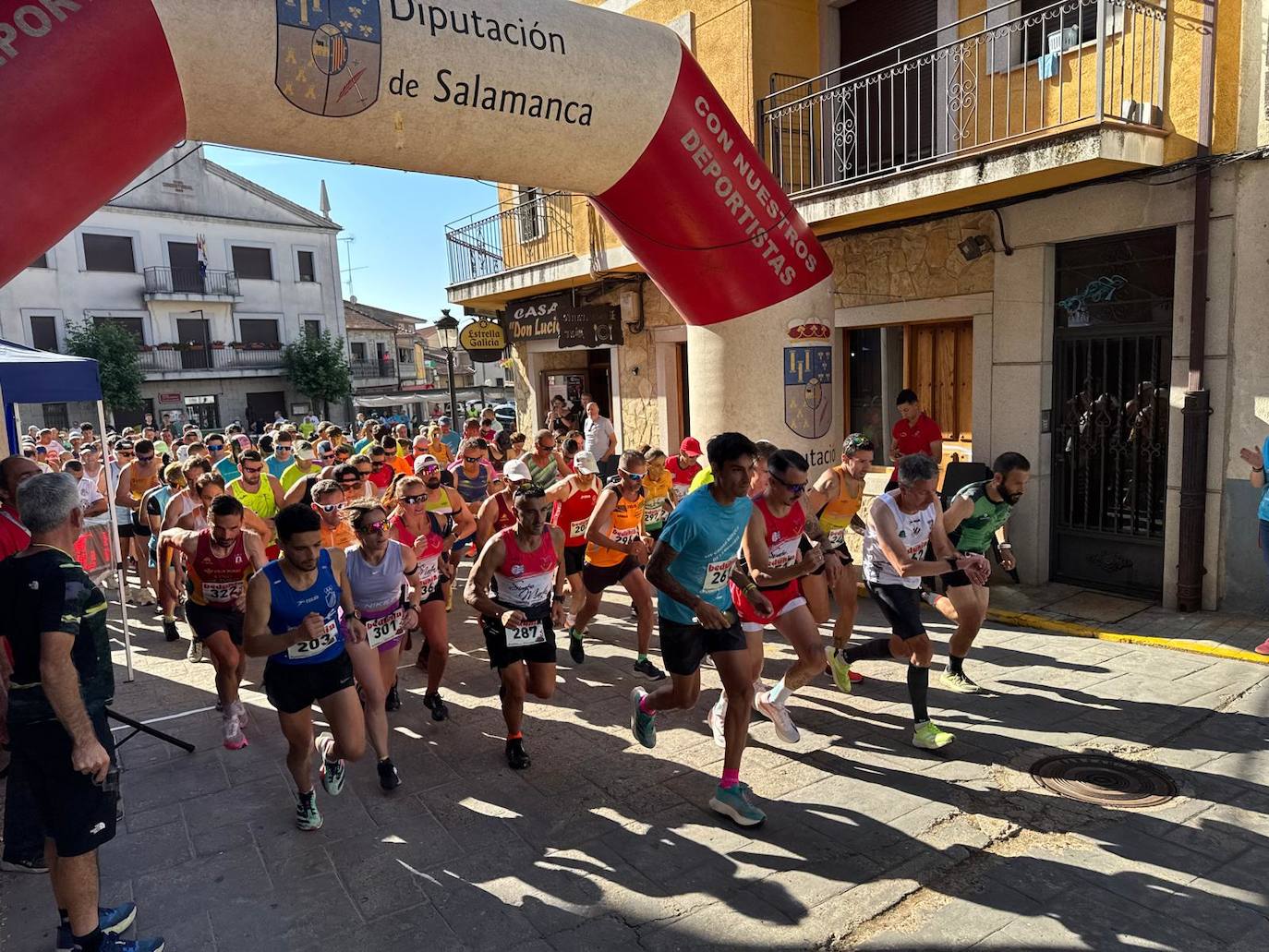 Daniel Ayuso y Verónica Rodríguez se llevan el cross de La Honfría de Linares