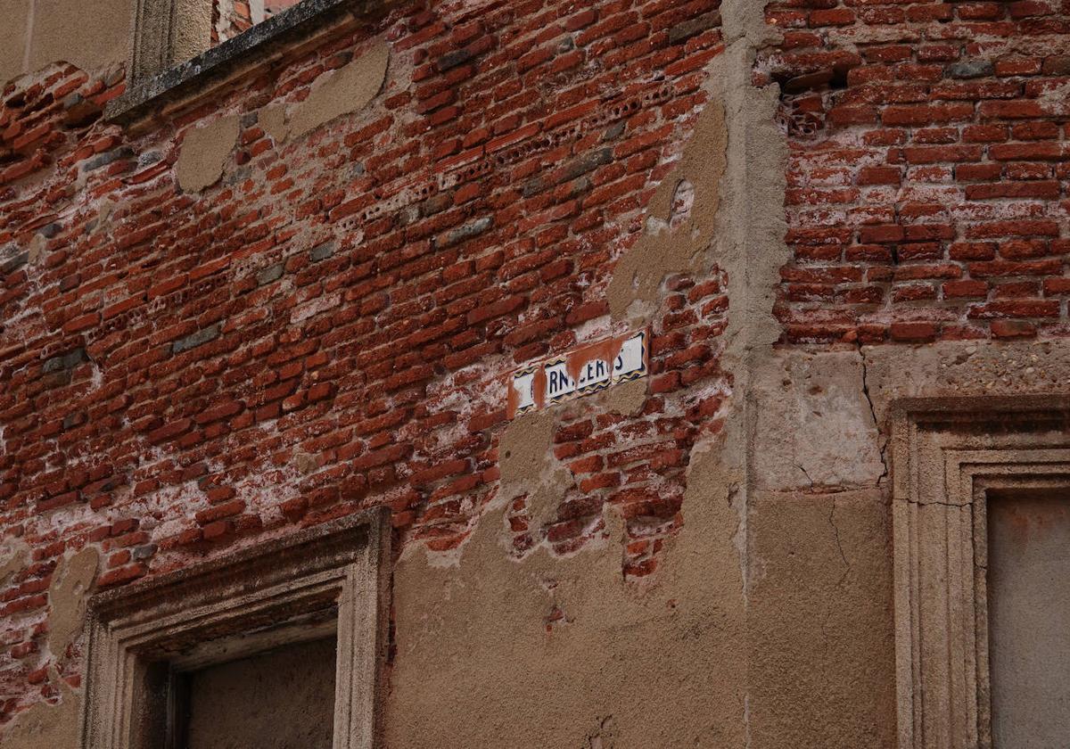 Ni edificio, ni cartel