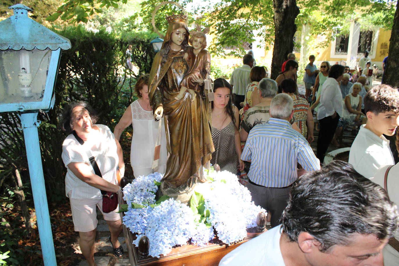 El Coto del Carmen luce con esplendor para honrar a su patrona