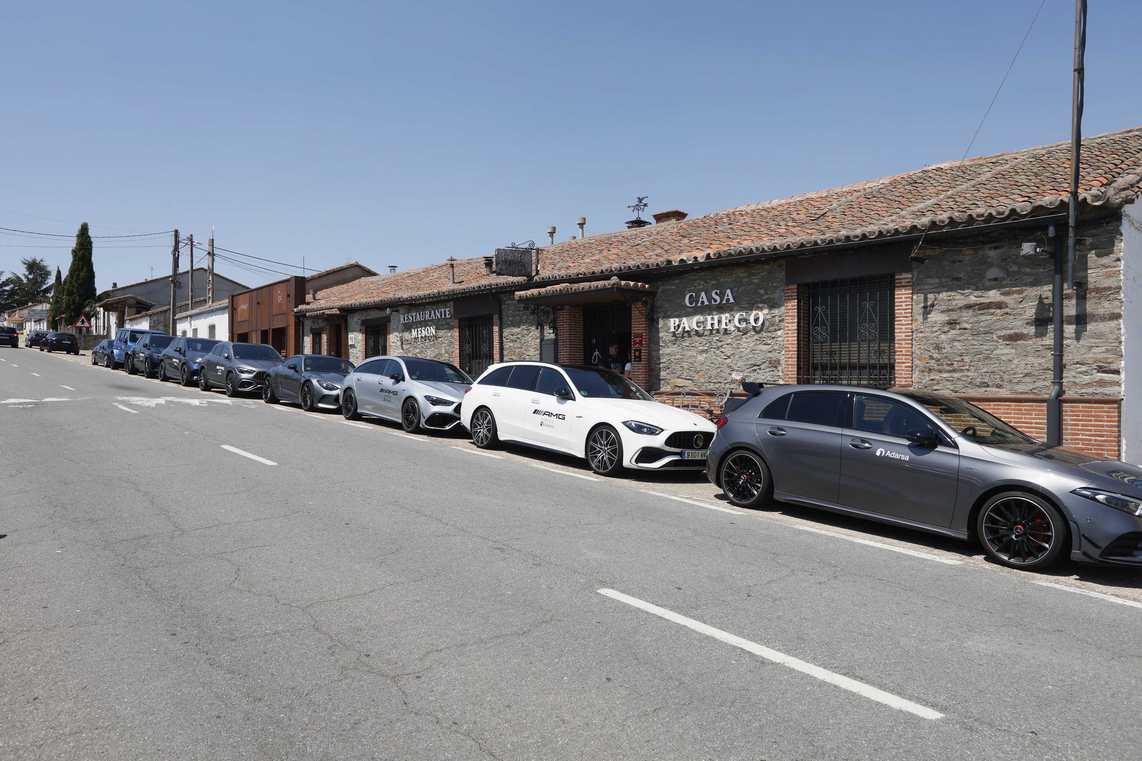 Adarsa Salamanca lleva la potencia AMG a una ruta exclusiva por la sierra