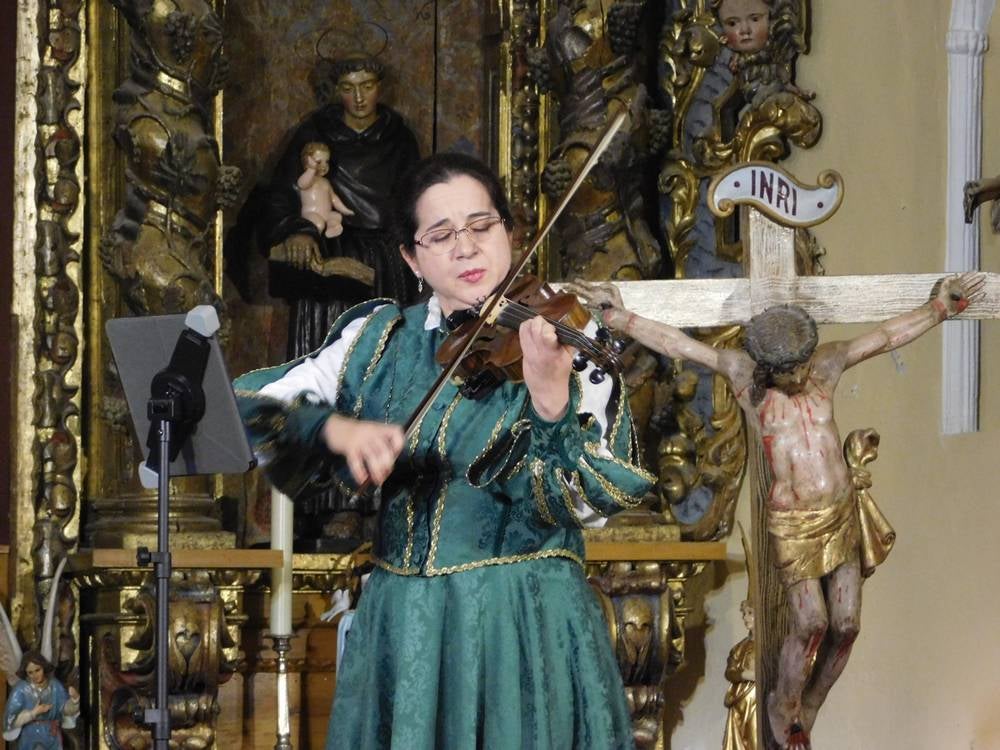 Nava de Sotrobal recibe el recital poético musical “Arcos y Ecos”