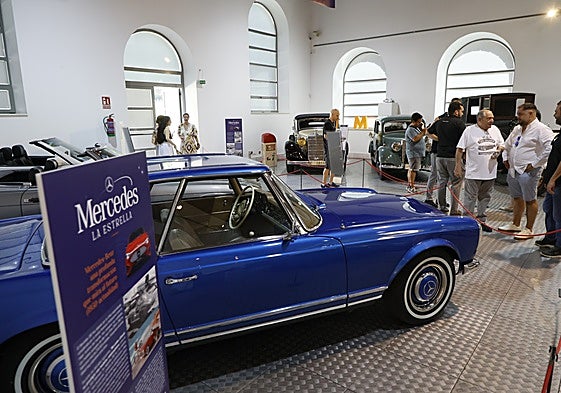 Exposición de Mercedes en el Museo de Automoción.
