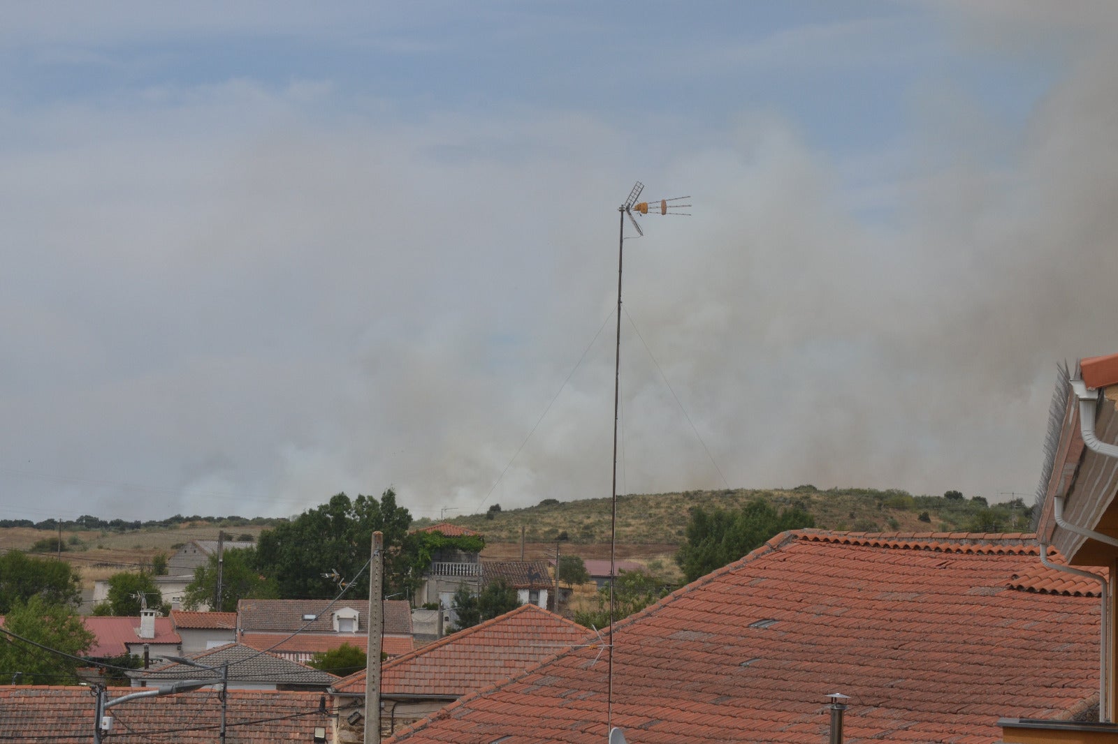 El incendio en Castillejo de Martín Viejo, en imágenes