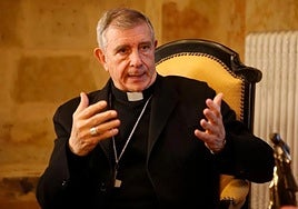 El obispo, José Luis Retana.