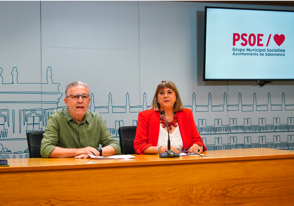 Fidel Francés, junto a María García, en la rueda de prensa.