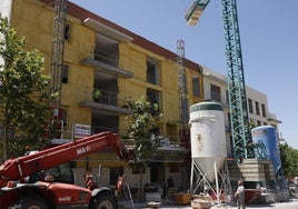 Obras de construcción de un edificio de viviendas.