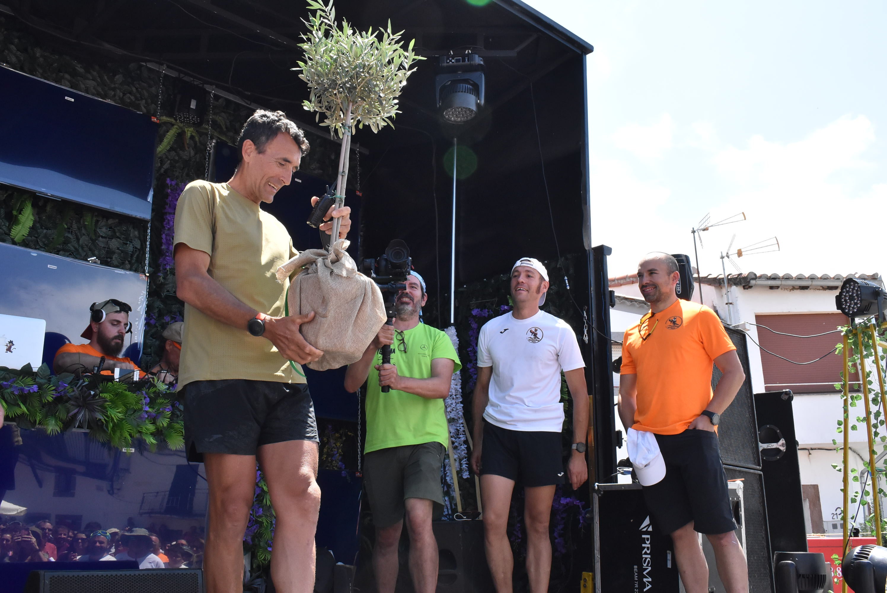 Miguel Heras recibe un sincero homenaje en Navacarros