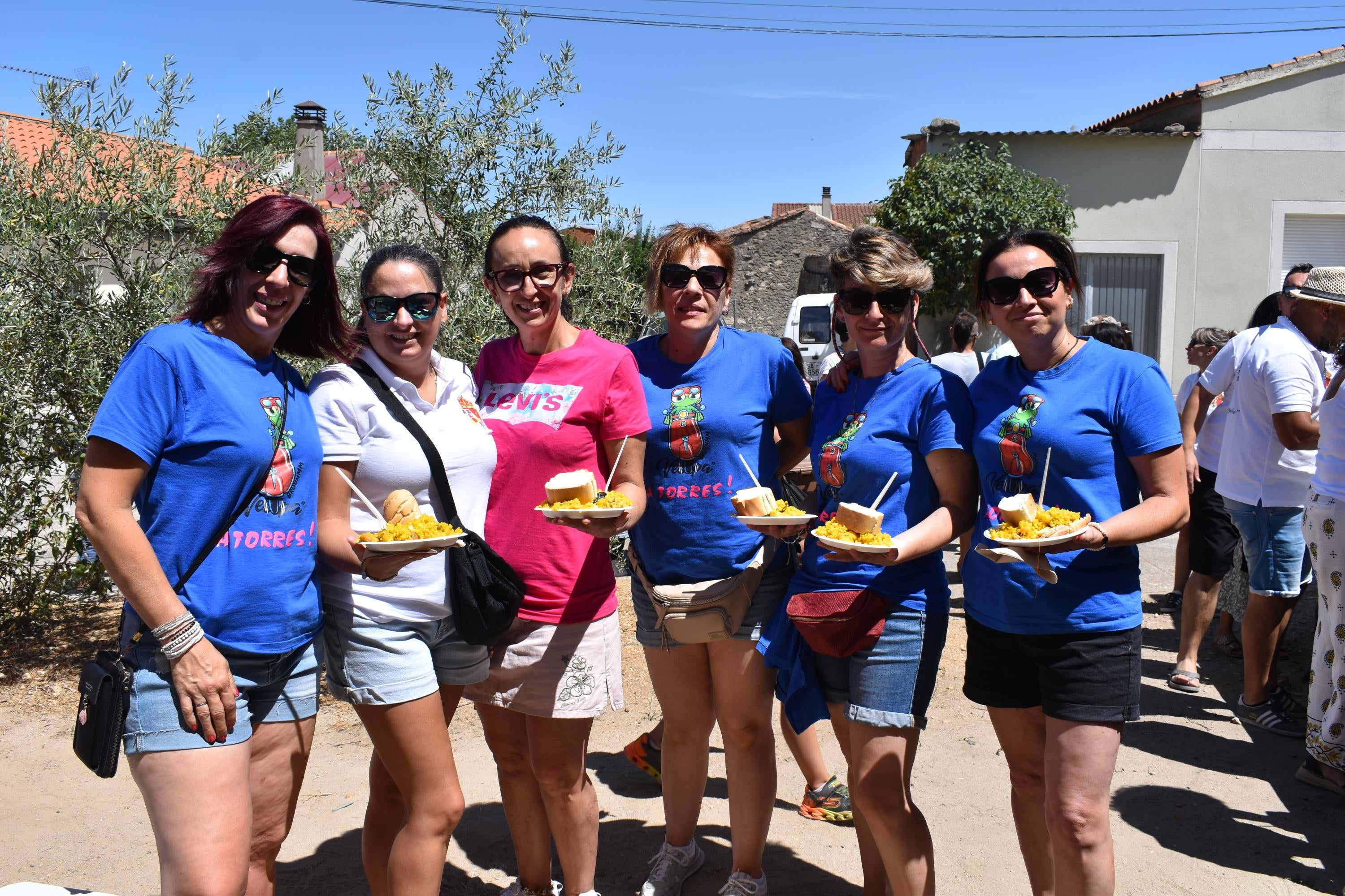 Convivencia y buen yantar en las Fiestas de la Juventud de Torresmenudas