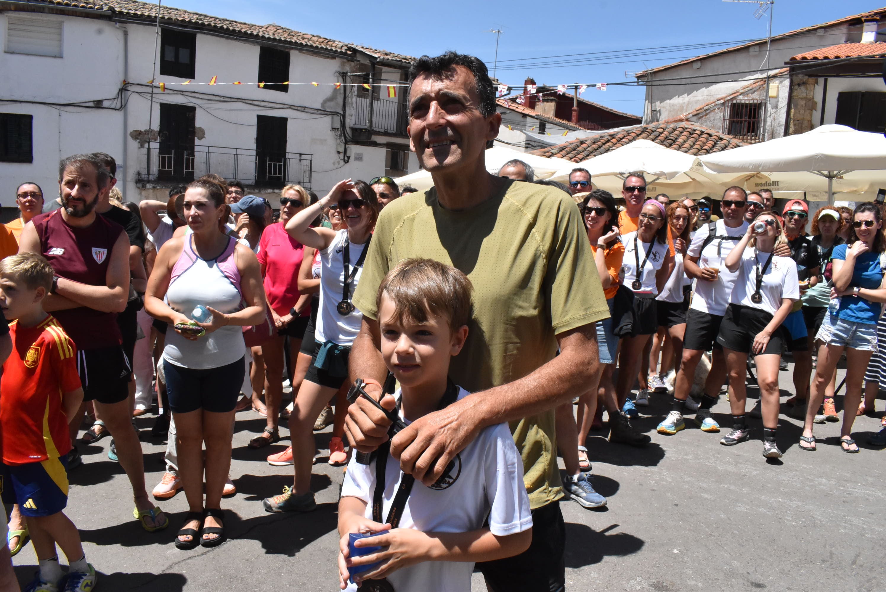Miguel Heras recibe un sincero homenaje en Navacarros