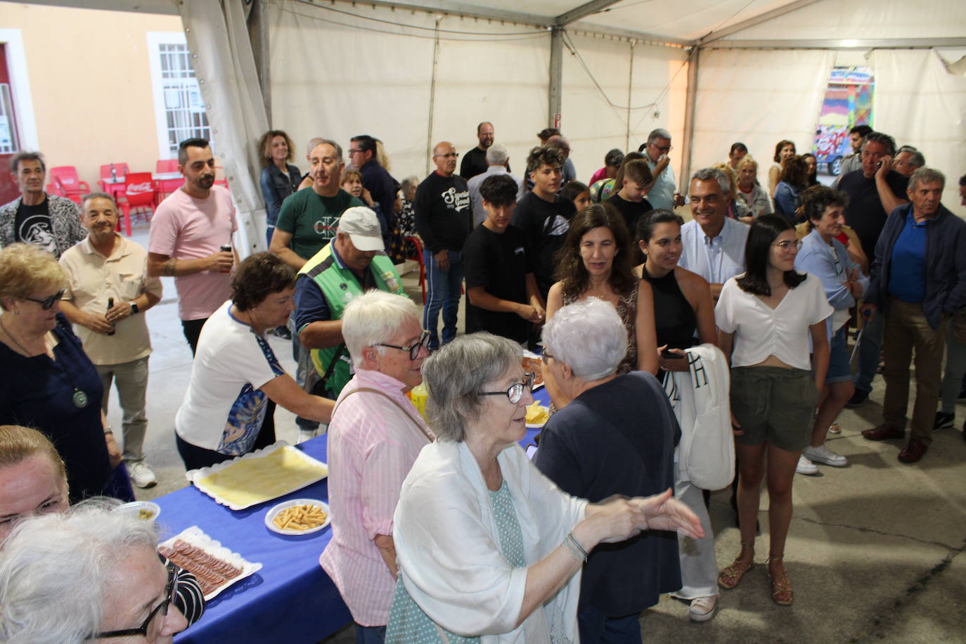 Sabroso inicio de fiestas en Palacios de Salvatierra