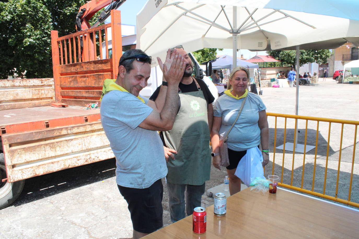 Quinientos vecinos disfrutan de su paella en El Tejado