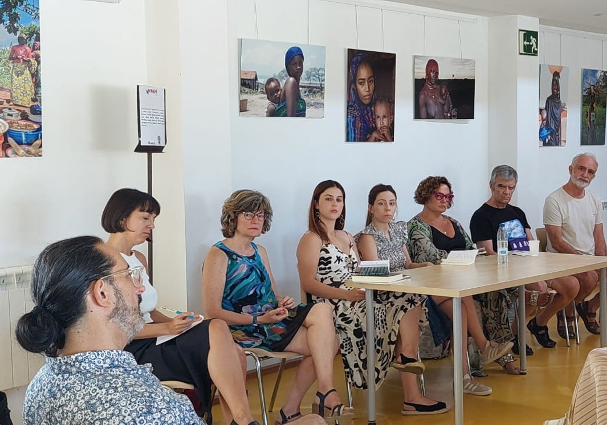 Imagen principal - Morille 'convierte' la maternidad en arte, palabra y reflexión colectiva