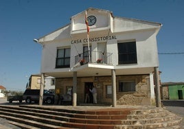 Fachada del Ayuntamiento de Trabanca.