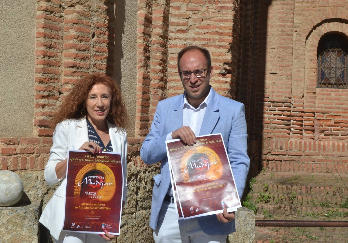 Belén Barco y Marcos Iglesias en la presentación del acto