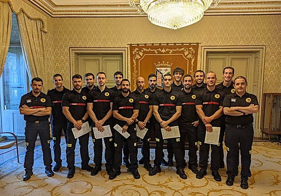 Presentación de los catorce bomberos en 2022.