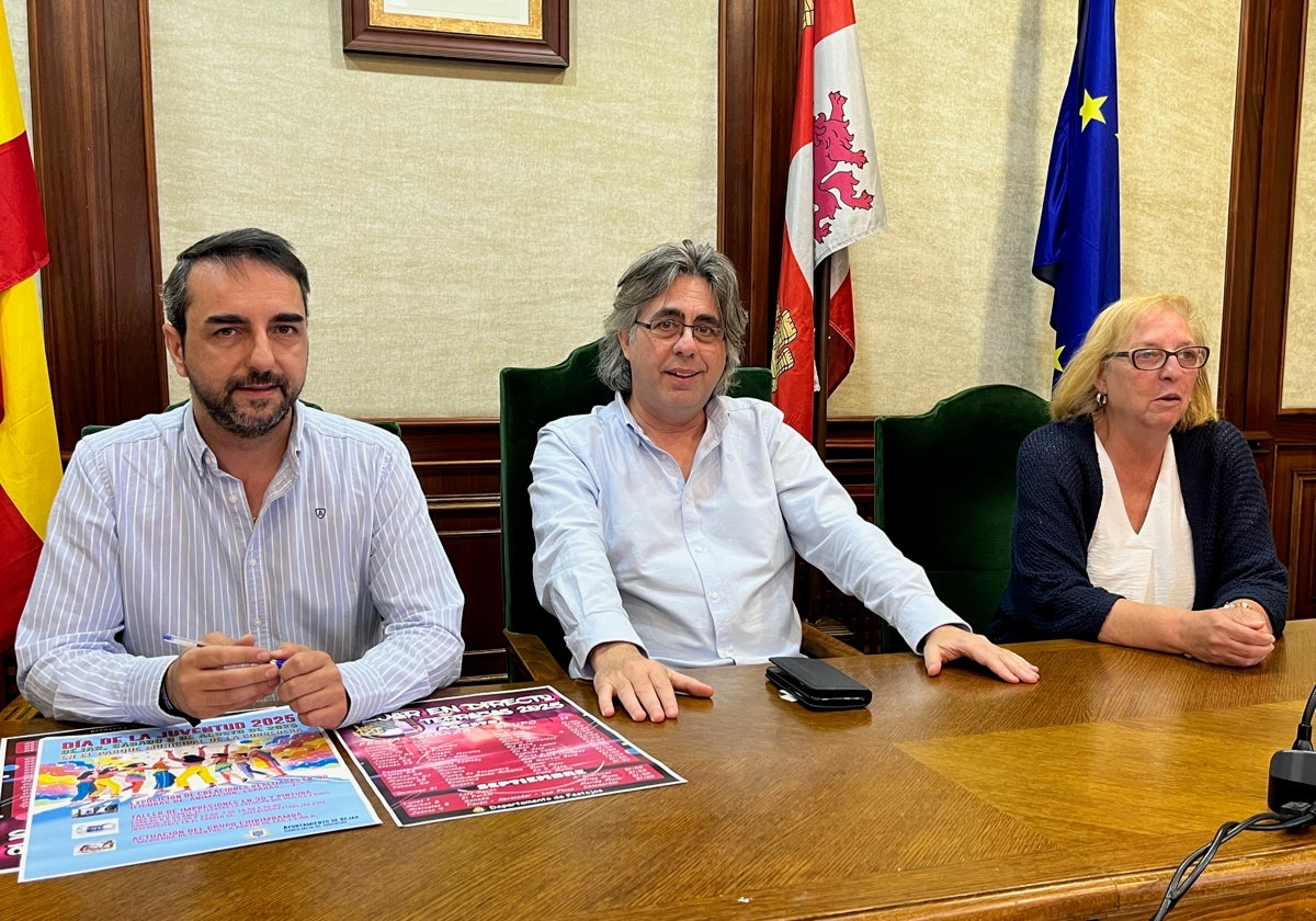 Javier Hernández, Luis Francisco Martín y Maite Crego, ayer en Béjar.