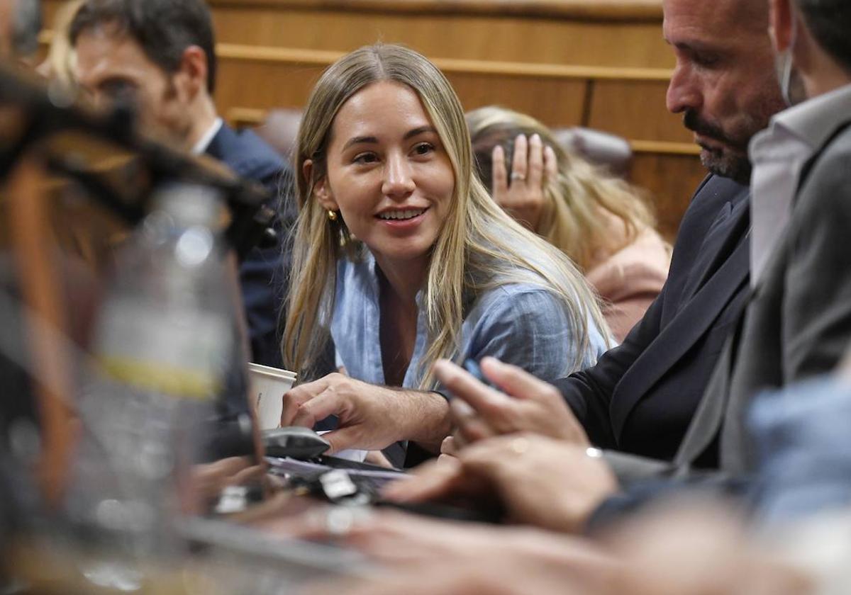 Noelia Núñez durante una sesión plenaria extraordinaria en el Congreso de los Diputados.