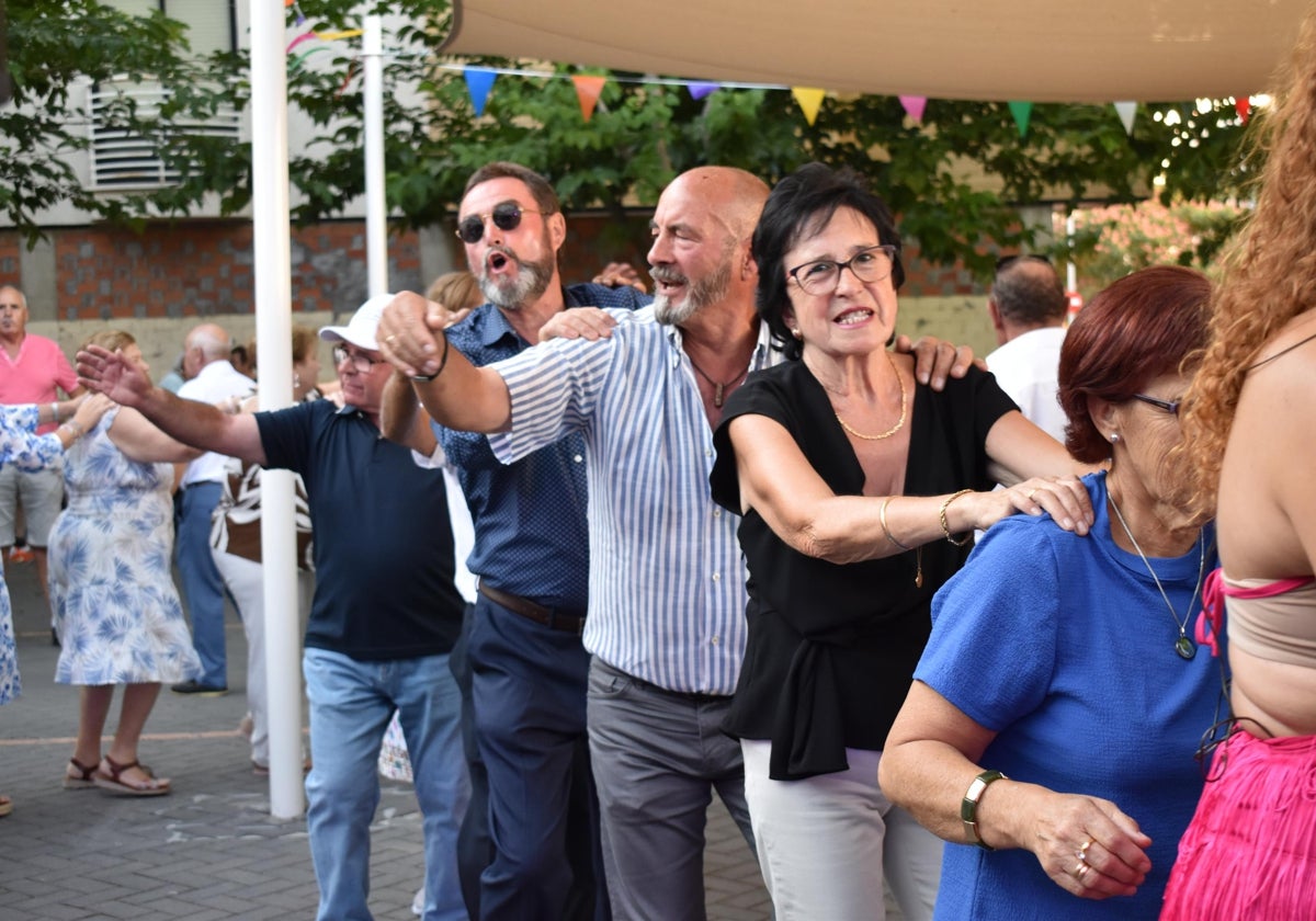 Los mayores de Santa Marta protagonizan un día de fiesta inolvidable
