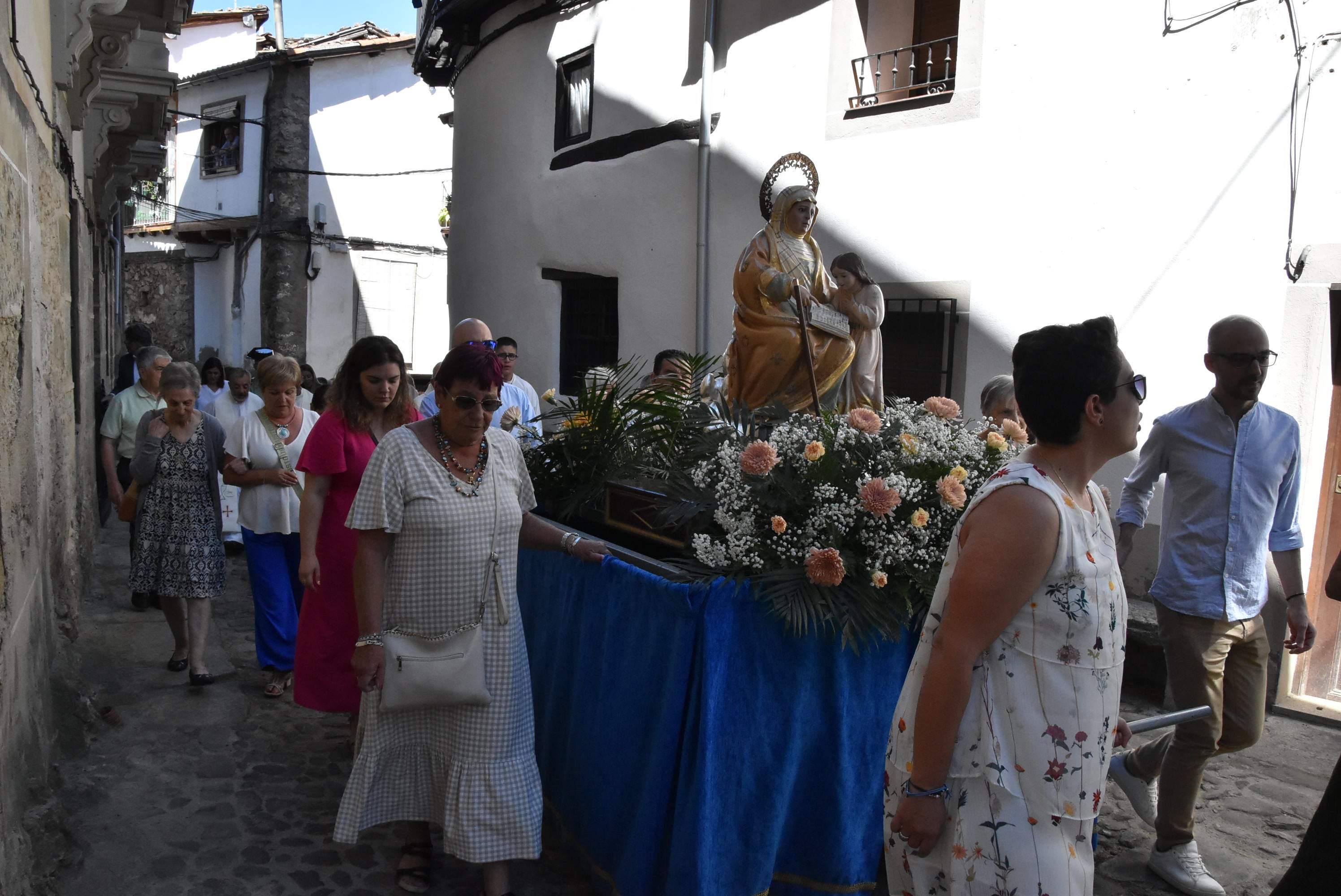 Santa Ana brilla en su día grande en Candelario
