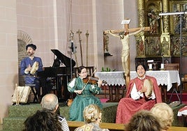 Puesta en escena de 'Arcos y Ecos' en la iglesia de Cantalapiedra