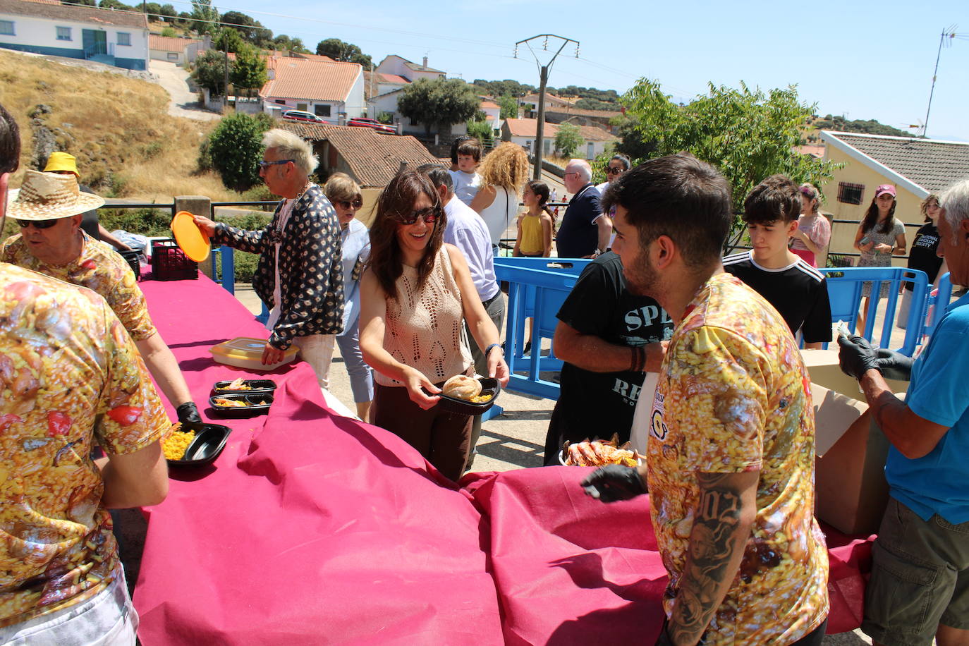 Frades de la Sierra disfruta de sus fiestas con buen sabor