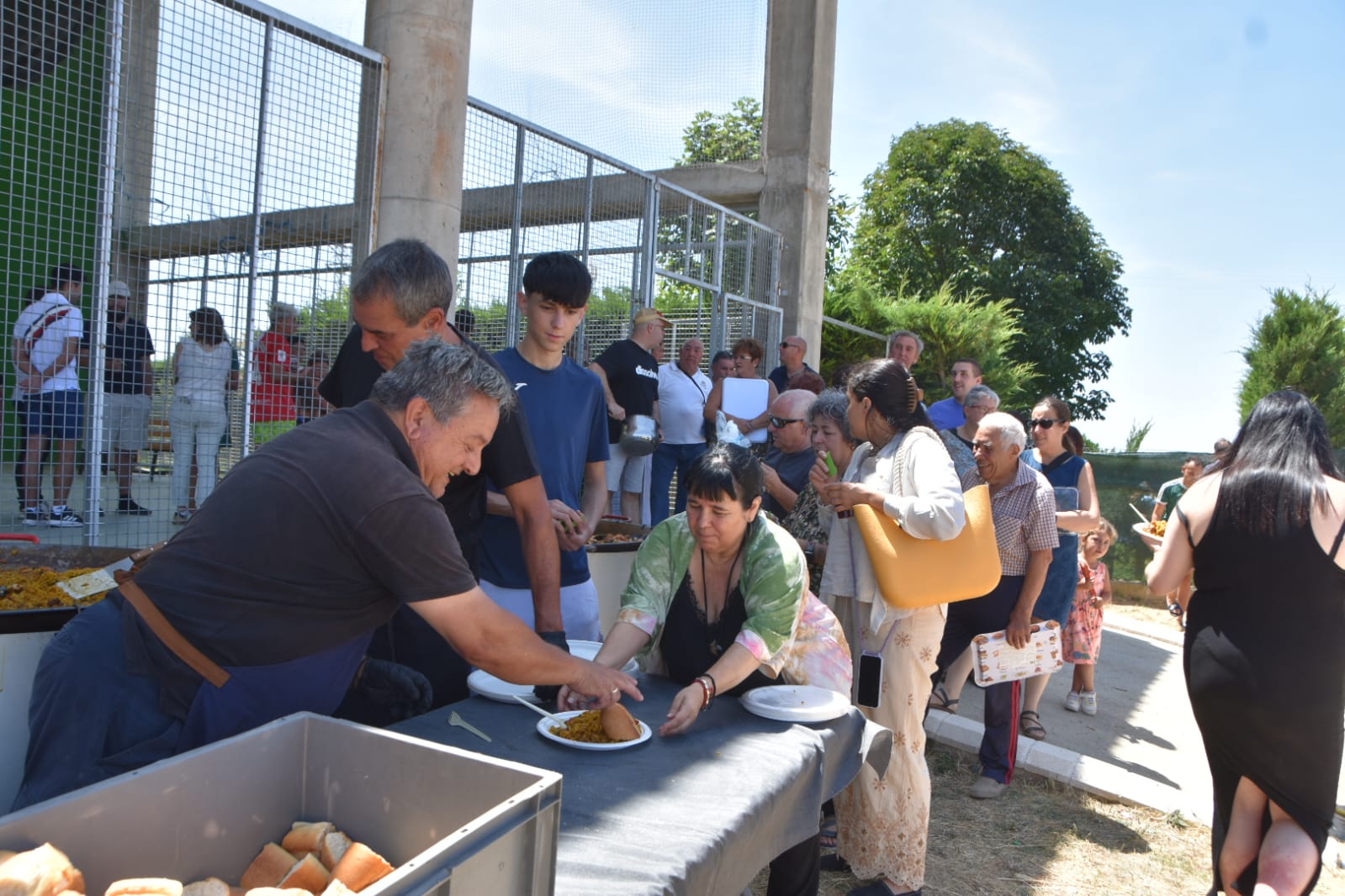 Paella para 350 comensales en Mozárbez
