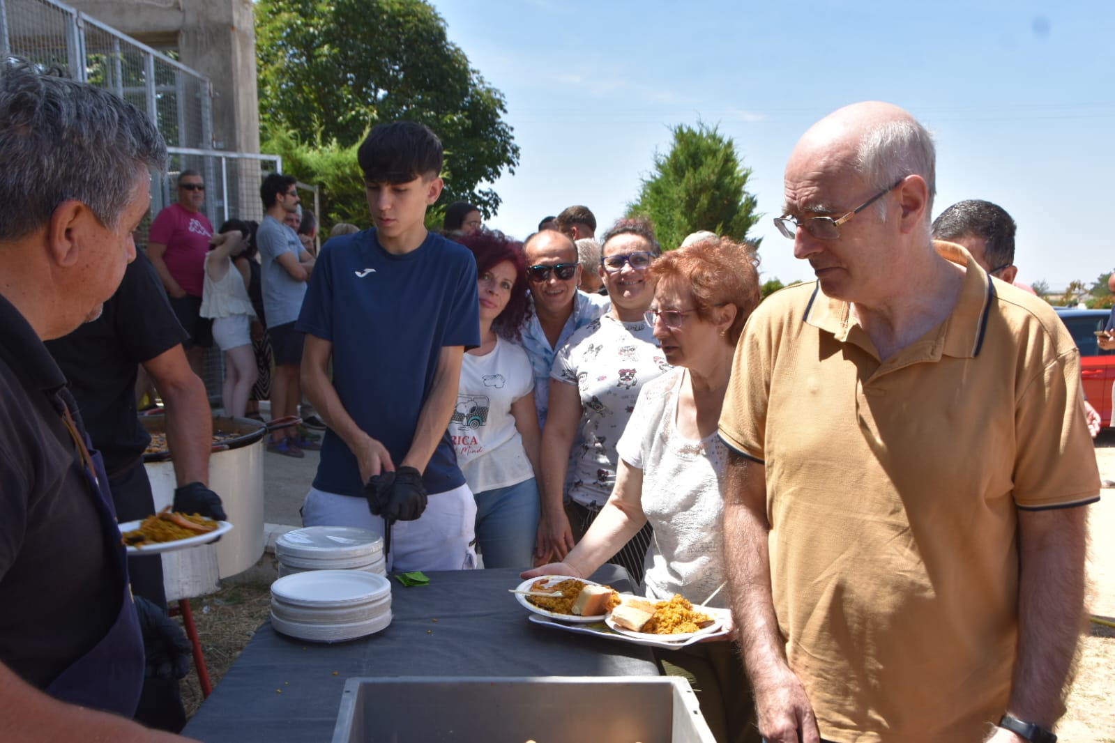 Paella para 350 comensales en Mozárbez